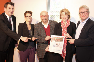 Zeit ist der Schlüssel für die Zufriedenheit und das Lebensglück von Eltern und Kindern. So auch das Fazit einer Podiumsdiskussion zur neuen Familienpolitik in der Stadtbücherei Augsburg.