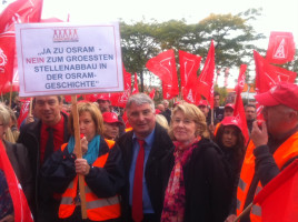 Die Augsburger Abgeordneten beim Protest