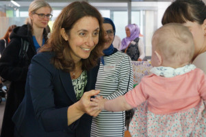 Warmherzig und kompetent begegnete die Ministerin den Müttern in Oberhausen.