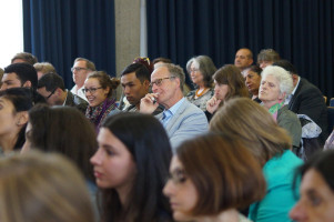 Rund 90 Personen waren in den Stadtwerkesaal gekommen, um an der Fachkonferenz teilzunehmen.