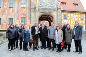 Die Abgeordneten der Bayerischen Landesgruppe vor dem Bamberger Rathaus